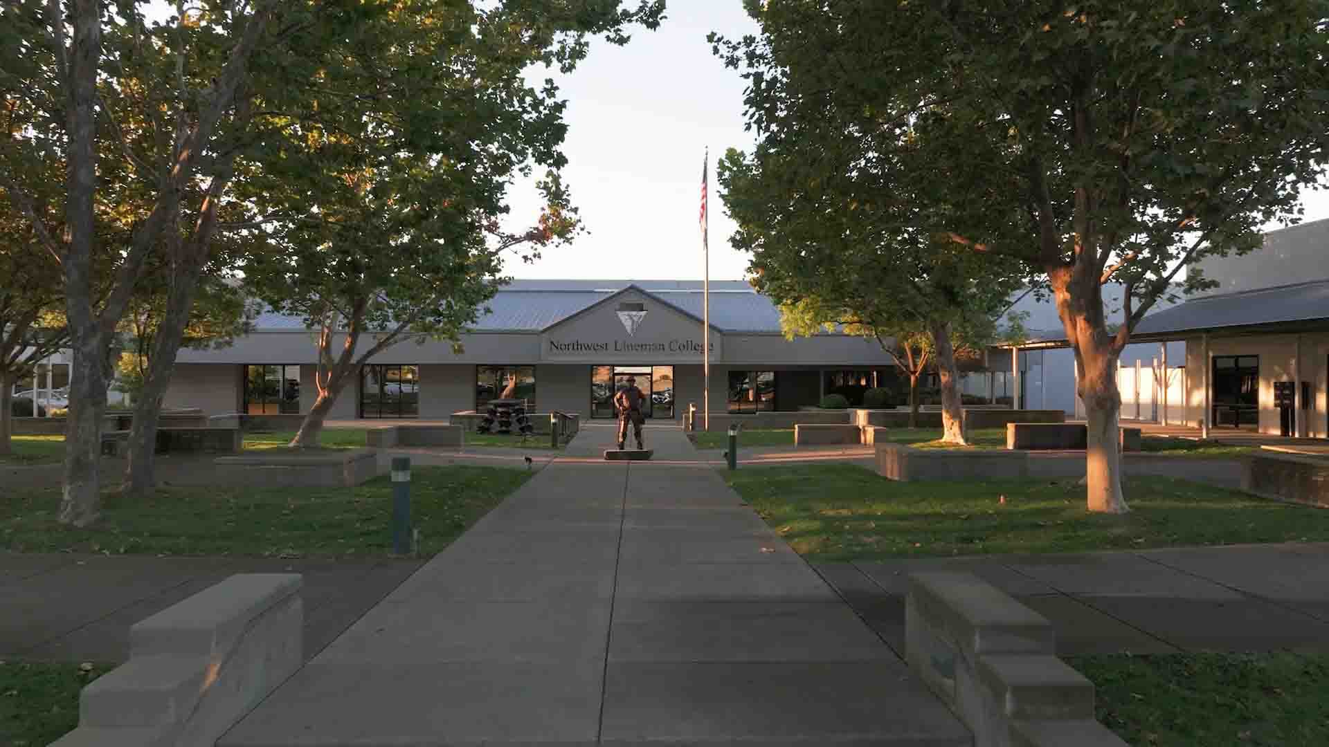 California Campus <br> Lineman School